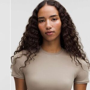 Wundermost Ultra-Soft Nulu Crewneck Cropped T-Shirt (warm ash grey color)